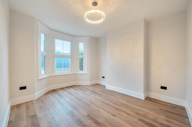 1365603-10-68f097...