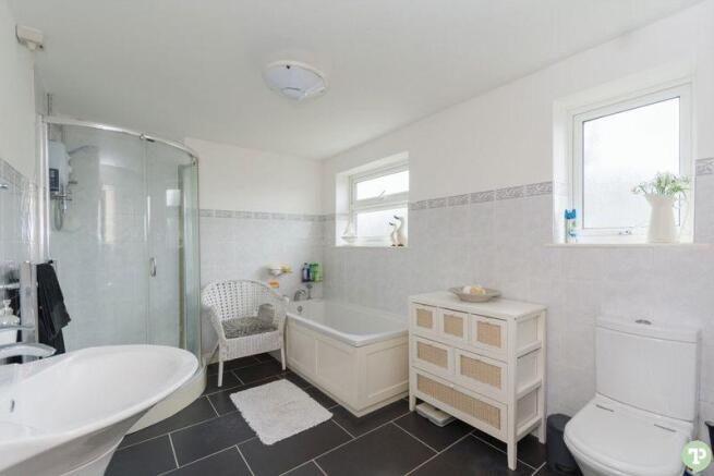 Bath/Shower Room