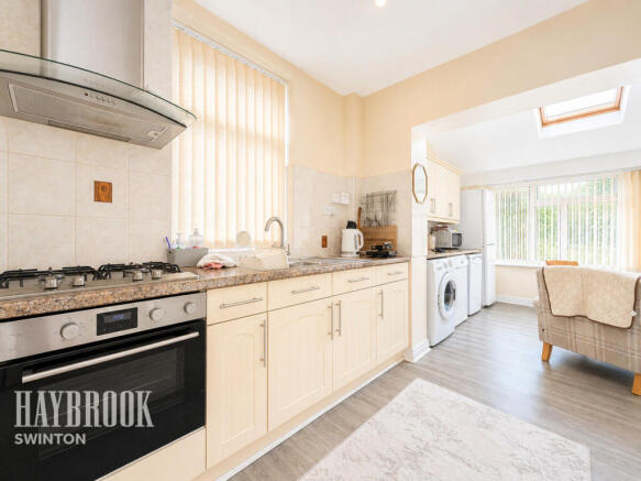 3 bed Semi-Detached for sale Image 9