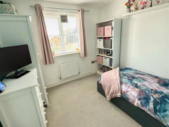 Bed 3.jpg