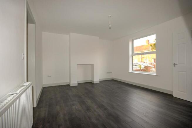 Living Room 2.jpg
