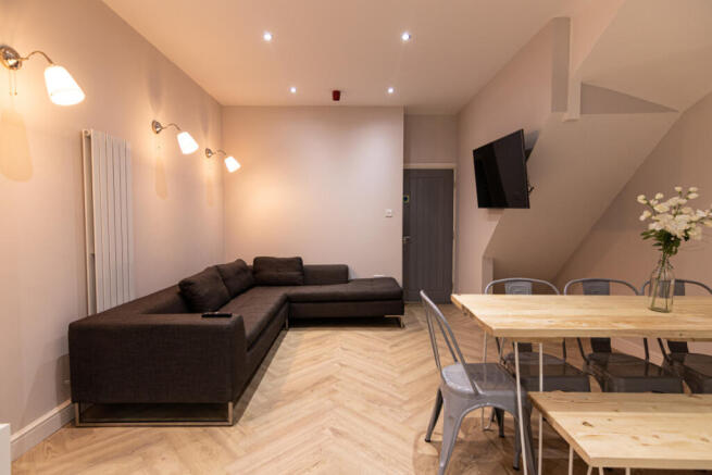 83TR Bedroom
