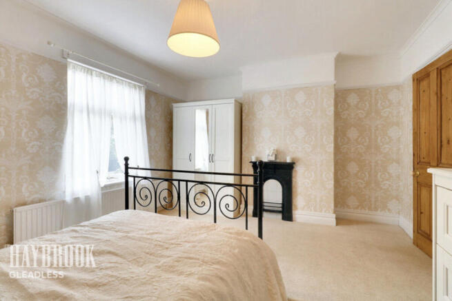 4 bed Semi-Detached for sale Image 9