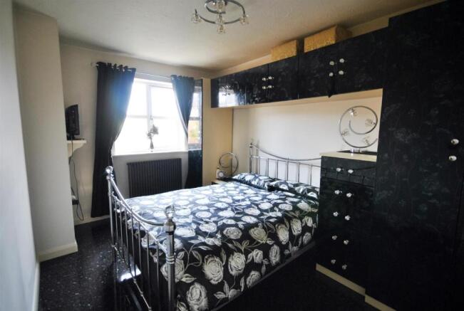 bedroom1.jpg