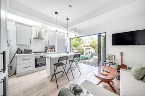 37, Rutland Gardens, Tottenham, London N4 1JN