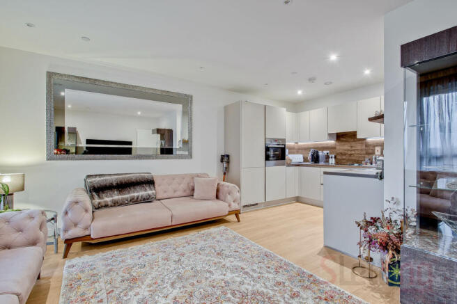 One-bedroom apartment in Hendon Waterside