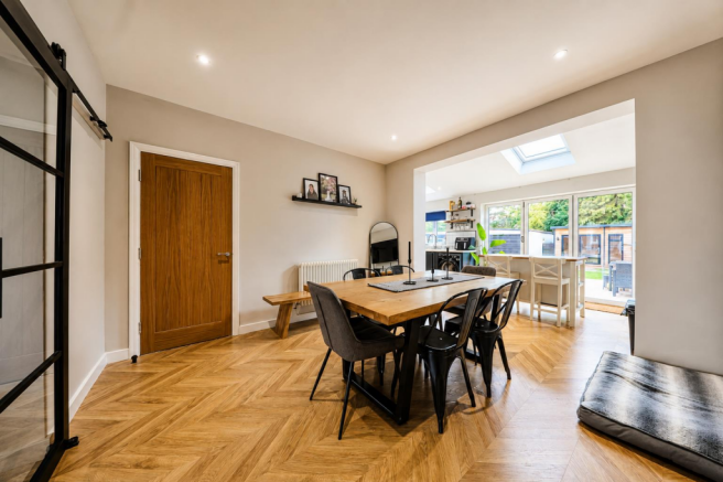3 bed Semi-Detached for sale Image 10