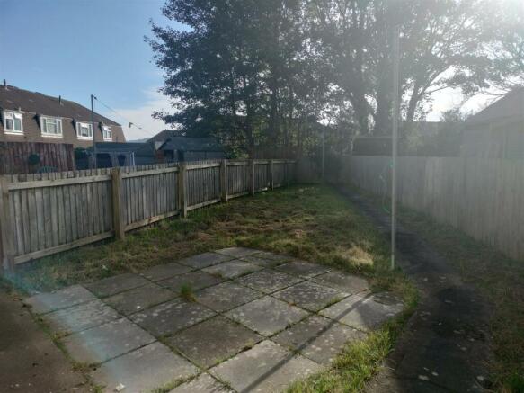 34 brynglas rear garden.jpg