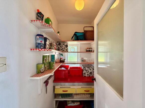 4 bed Flat for sale Image 8