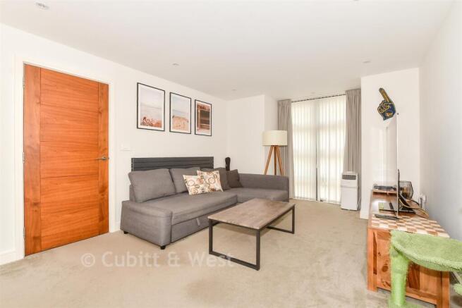 Lounge/Dining Room.