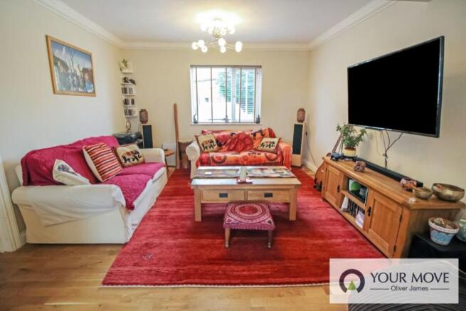 LOUNGE / DINING ROOM