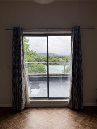 2 bed Apartment to rent Image 12