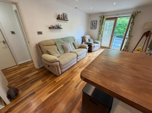 2 bed Apartment for sale Image 6
