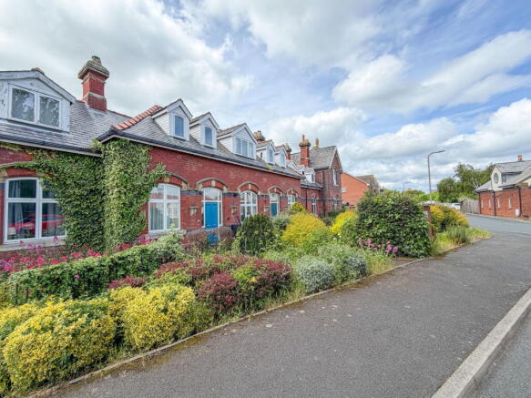 2 bed Terraced for sale Image 11