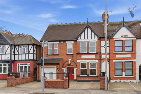 The Ridgeway, Chingford, E4
