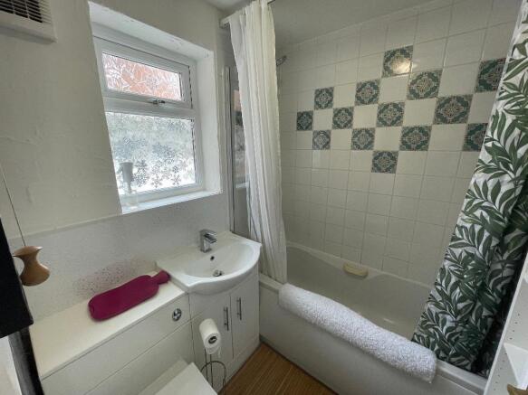 2 bed End of Terrace to rent Image 6