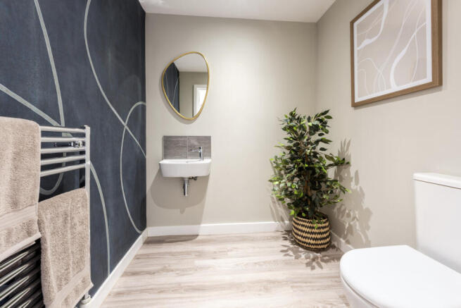5 bed Detached for sale Image 7