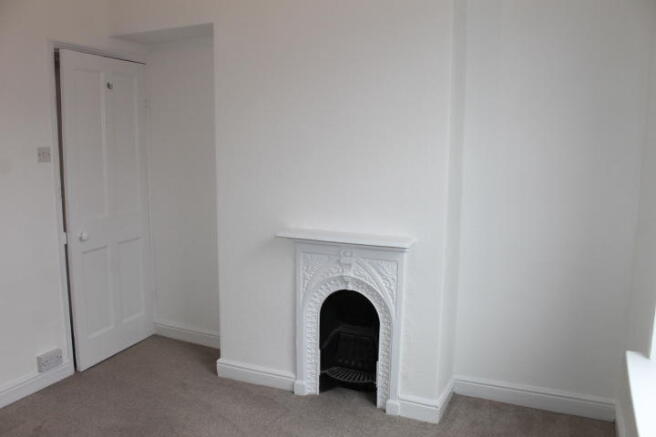 2 bed Terraced to rent Image 12