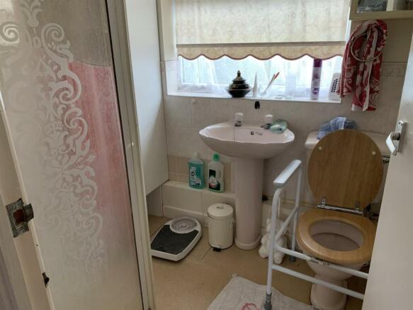 Shower Room.jpg