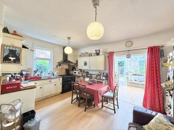 Dunollie Road, Sale, Trafford photo 4