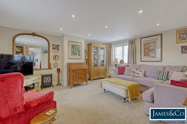 3 Livermore House photo 2