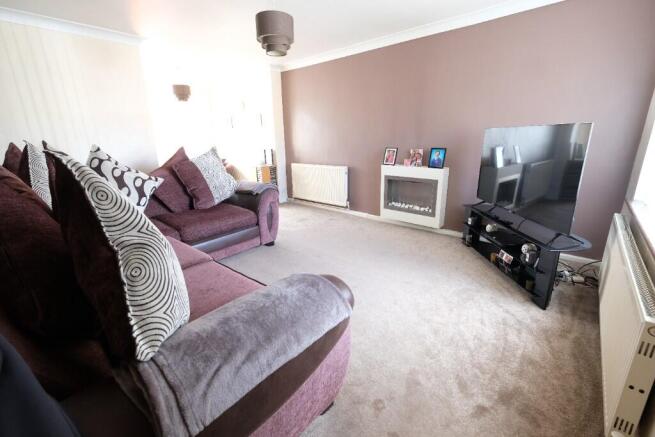SITTING/DINING ROOM