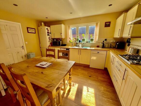 Kitchen/Breakfast Room