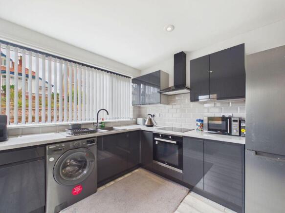 3 bed Semi-Detached for sale Image 9