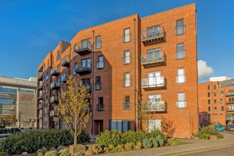 Flat 2/2 Geissler Drive, The Shore