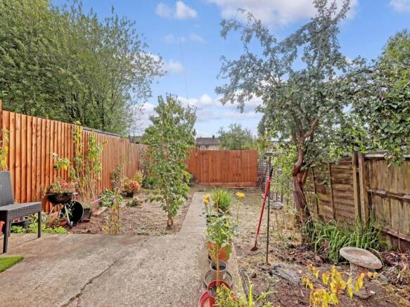 Harbourer Road, Hainault, Essex photo 4