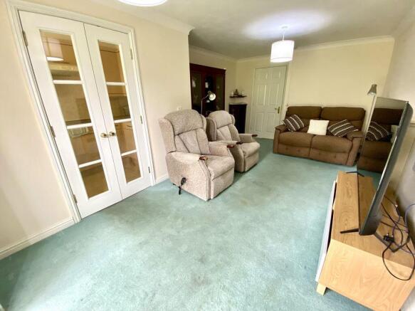 Lounge/Dining Room