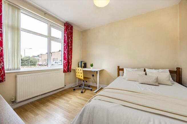 1 Double Bedroom