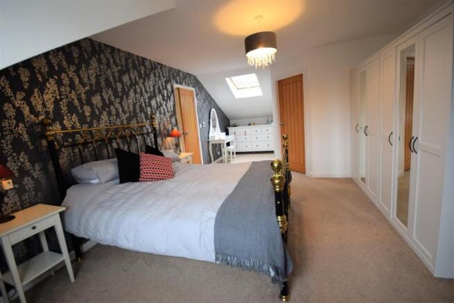 16 chapel Bank House, HX6 4DB.JPG