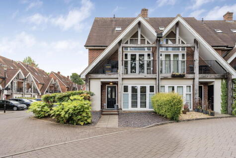 Uplands Road, Boxgrove Gardens, GU1