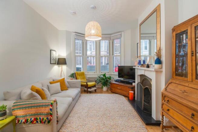 YELSROW02 - Living Room E.jpg