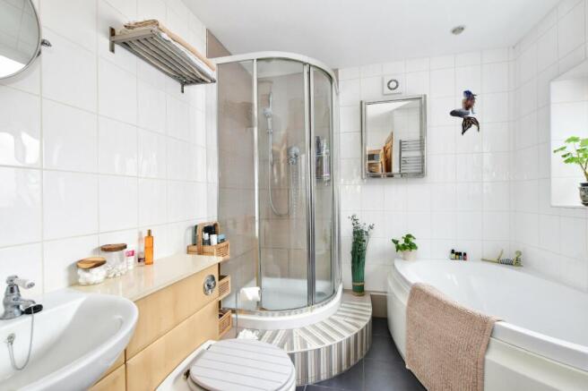 G/Floor Bathroom