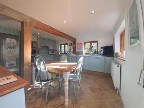 Kitchen.2.jpg