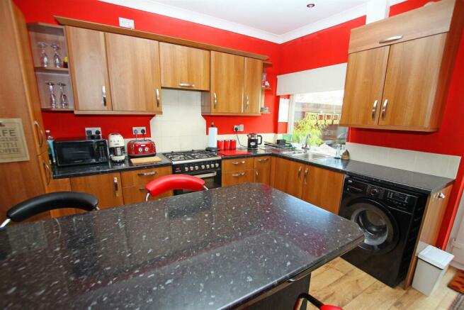 Kitchen c.jpg