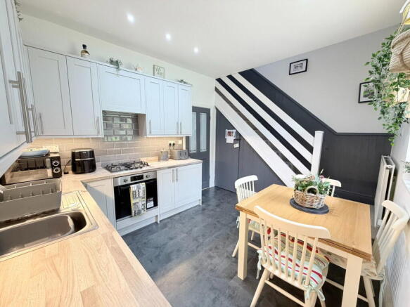 3 bed Terraced for sale Image 2