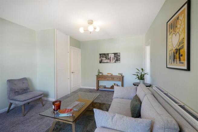 Flat 7 102 The Grove London W5 3SH - 011.jpg