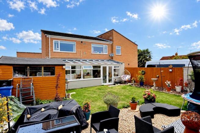 three bedroom family home lakeside