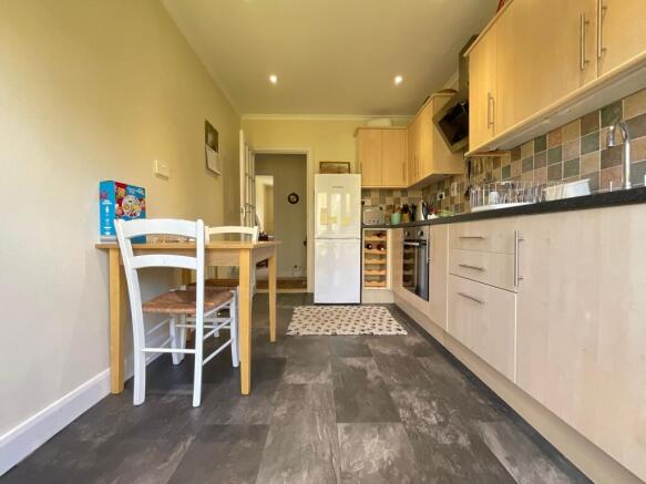 2 bed Flat for sale Image 8