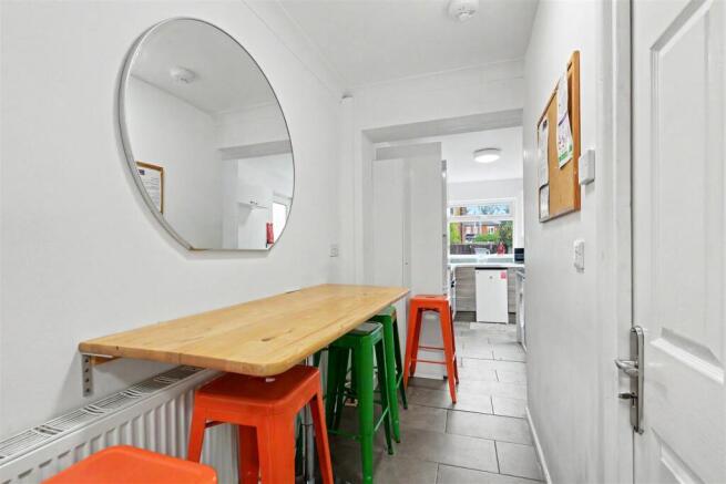 Dining Area.jpeg