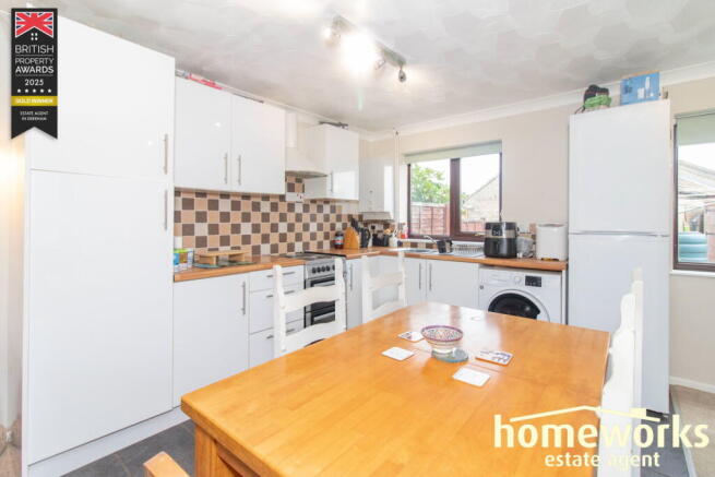 Hillcrest Avenue, Dereham, NR19 1TD photo 4