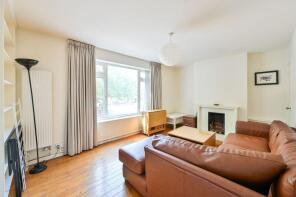 Flat 13, Bromleigh House St Saviours Estate, Abbey Street, London SE1 3DN
