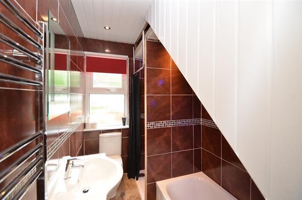 BATHROOM/WC