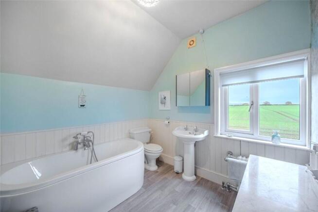 4 bed Detached for sale Image 12