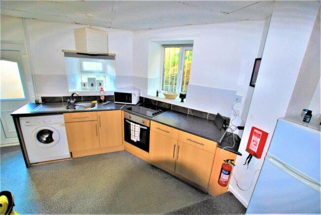 2 bed Apartment to rent Image 6