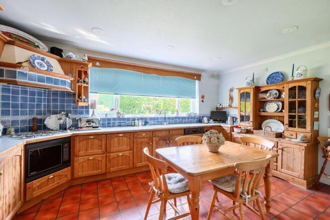 Paddocks Way, Ashtead, KT21 photo 4