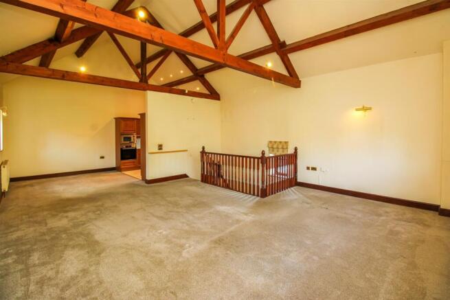 OPEN PLAN LIVING/DINING ROOM